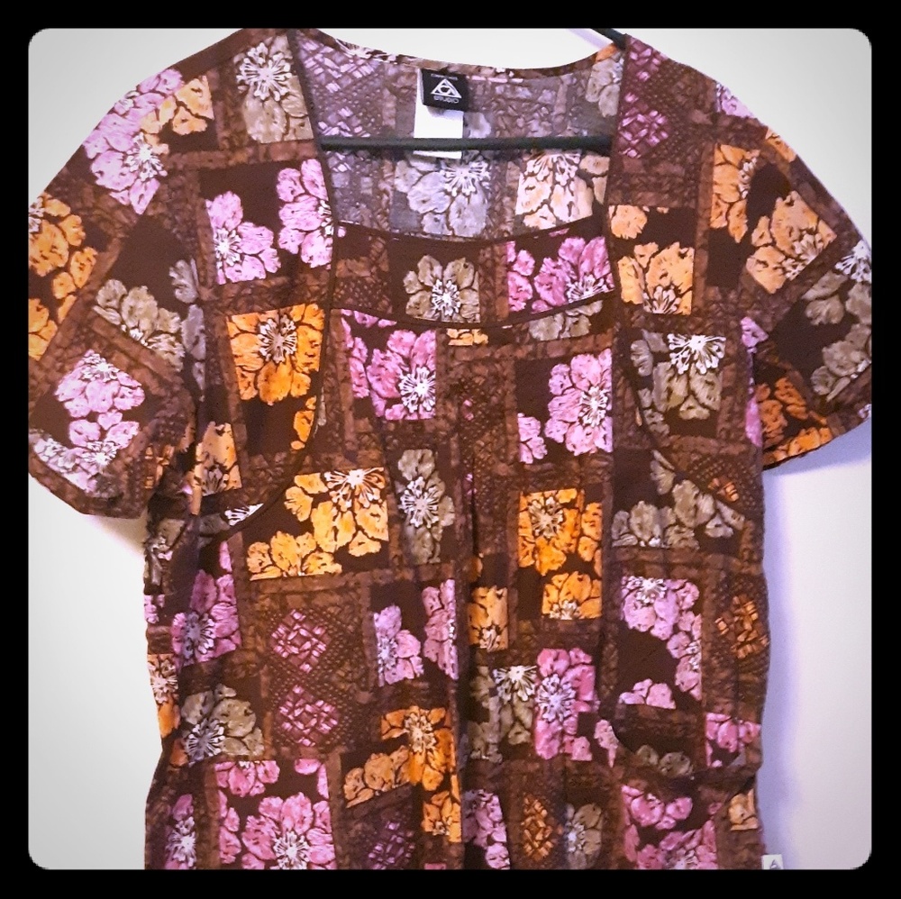 XL Cherokee scrub top